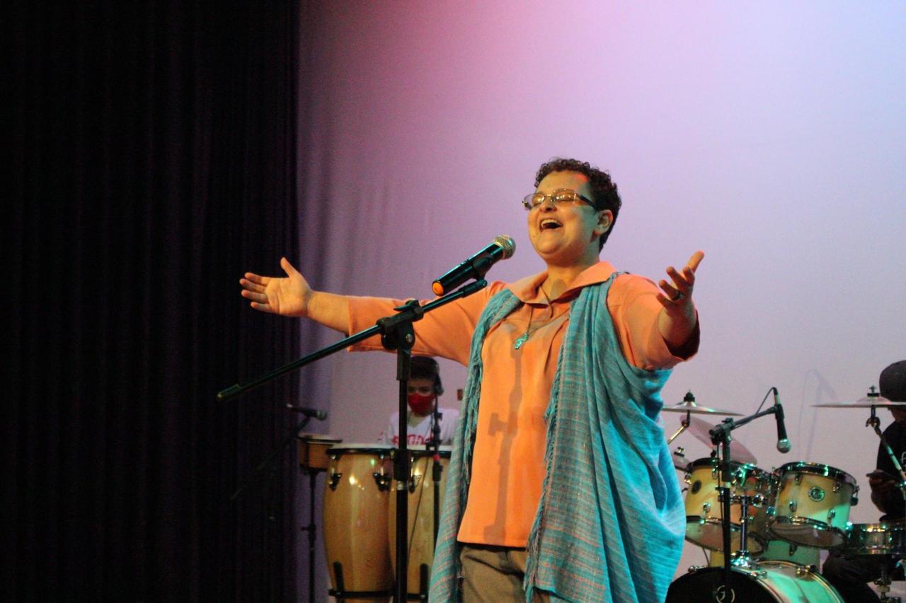 Irmã Salesiana lança sua mais nova canção: "Louvado sejas"