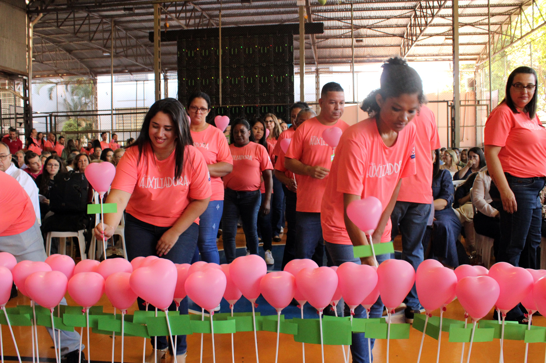 Colégio Auxiliadora celebra Nossa Senhora com tradição, fé e olhar inclusivo
