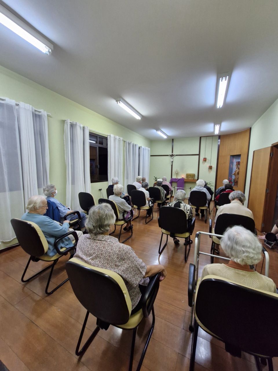 Comunidade da Lapa vive “Adoração de 12 horas pela Paz”