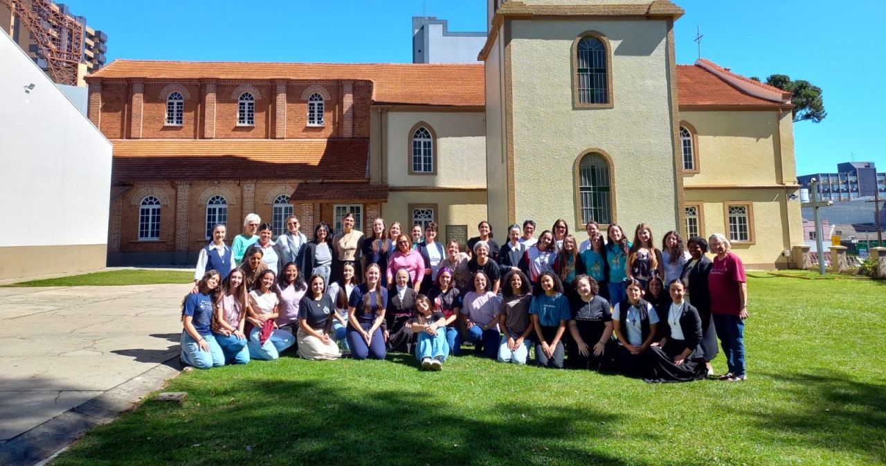 Encontro Vocacional Feminino Intercongregacional une Juventude e Vida Consagrada em Guarapuava