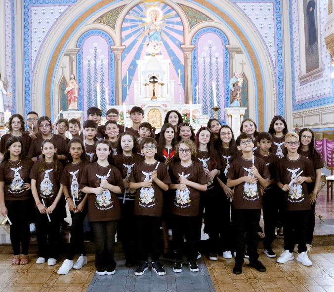 Primeira Eucaristia emociona famílias e fortalece a caminhada de fé no Colégio Auxiliadora