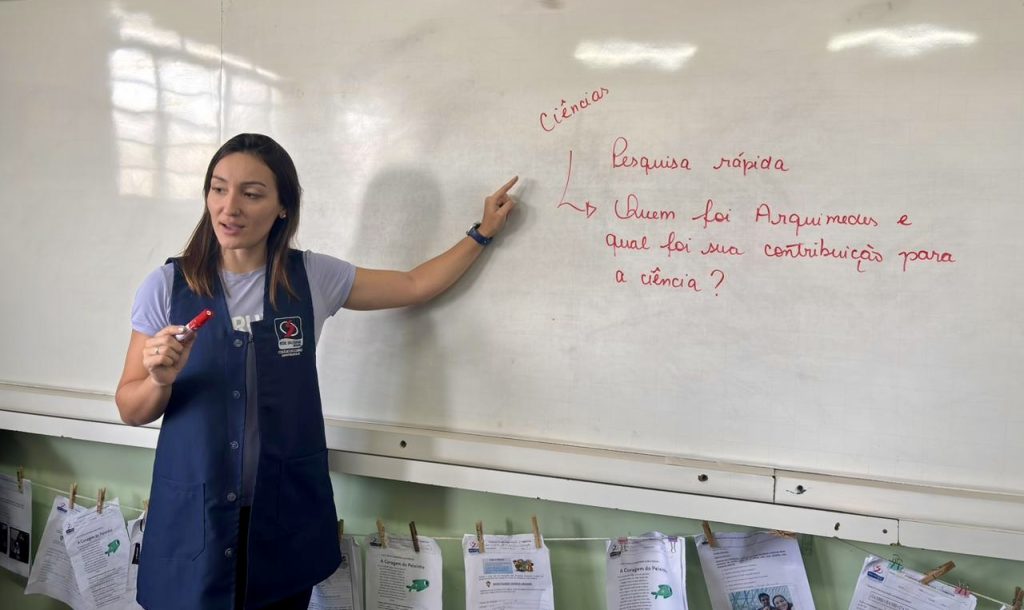 Ex-aluna do UNIFATEA transforma paixão pela Biologia em missão na Educação   