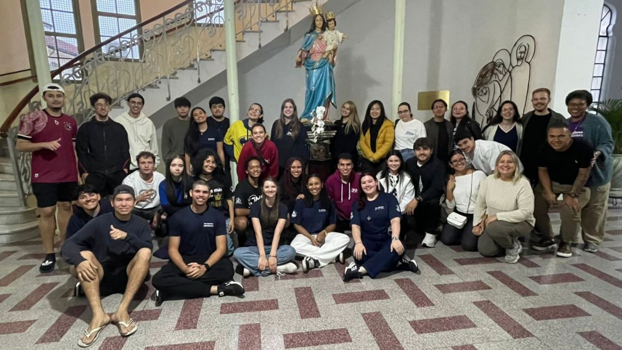Rachão e fé: primeiro encontro dos “Ex-Alunos Salesianas” celebra convivência e oratório no Colégio de Santa Inês   