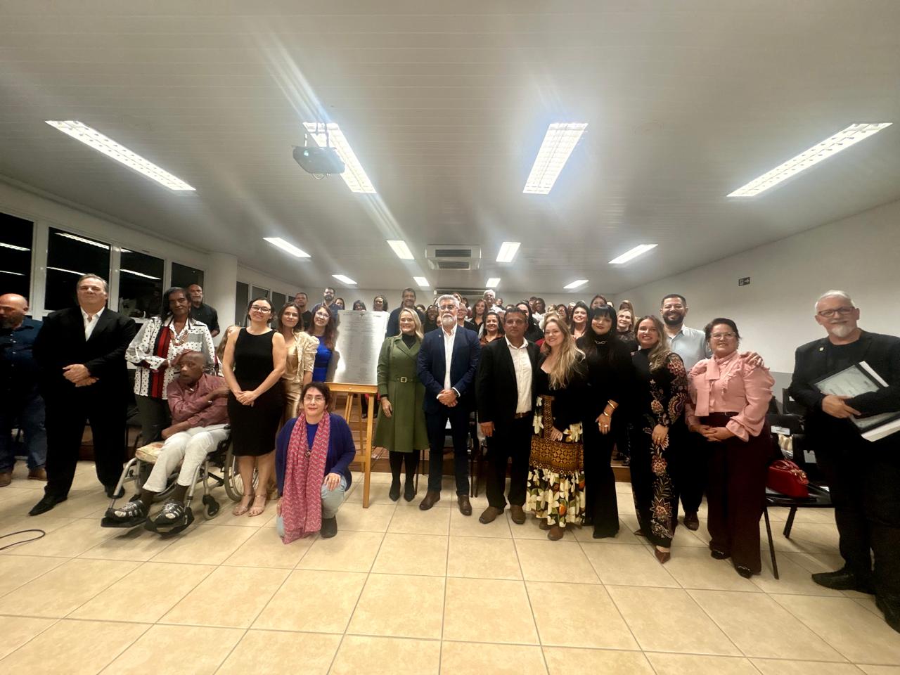 Primeira turma de enfermagem do Unifatea é homenageada pela Câmara Municipal de Lorena pelos 20 anos de formação