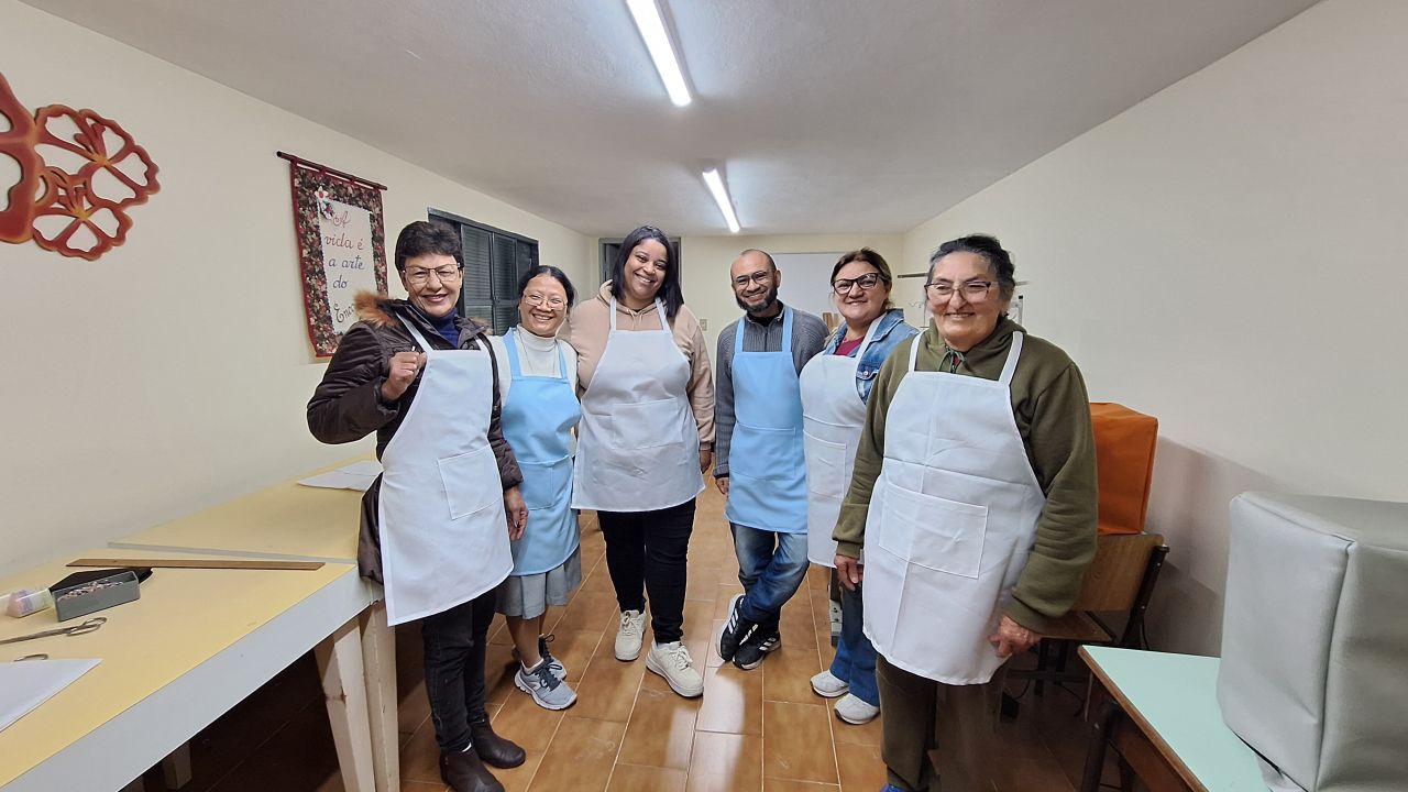 Recanto da Cruz Grande celebra conclusão dos Cursos de Informática Básica e Corte e Costura