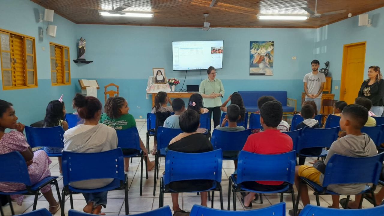 Entre desafios e esperança: Irmã Alaíde visita comunidade FMA em Água Clara (MS)