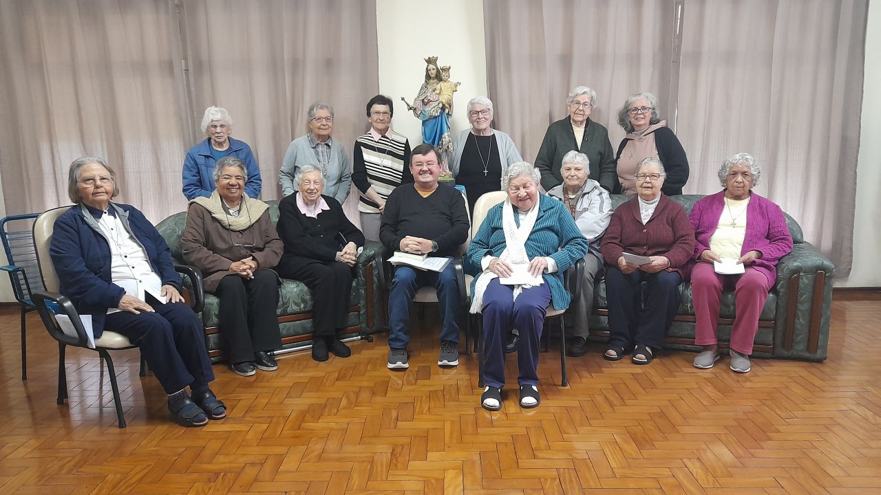 Grupo de FMA em Lorena encerra ciclo de Retiros Anuais da Inspetoria Nossa Senhora Aparecida