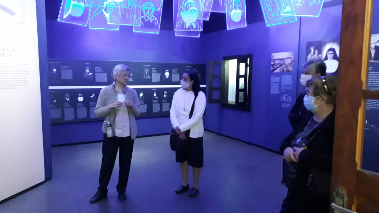 Ir. Adriana Raquel Silva realiza visita ao Memorial das FMA