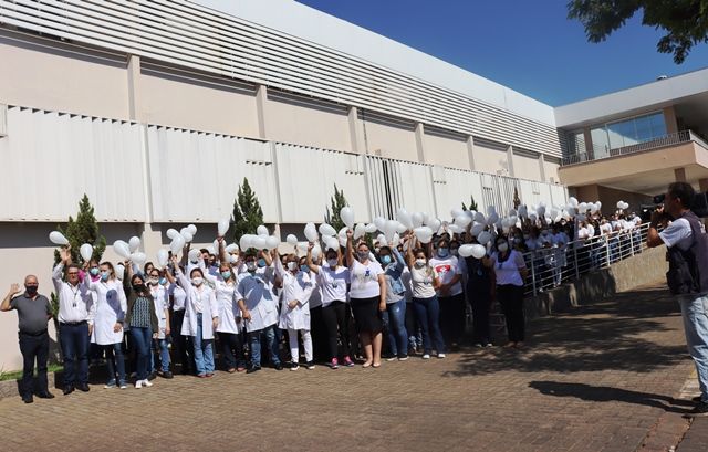 Hospital Auxiliadora participa de movimento nacional "Chega de Silêncio", ato simbólico por crise financeira