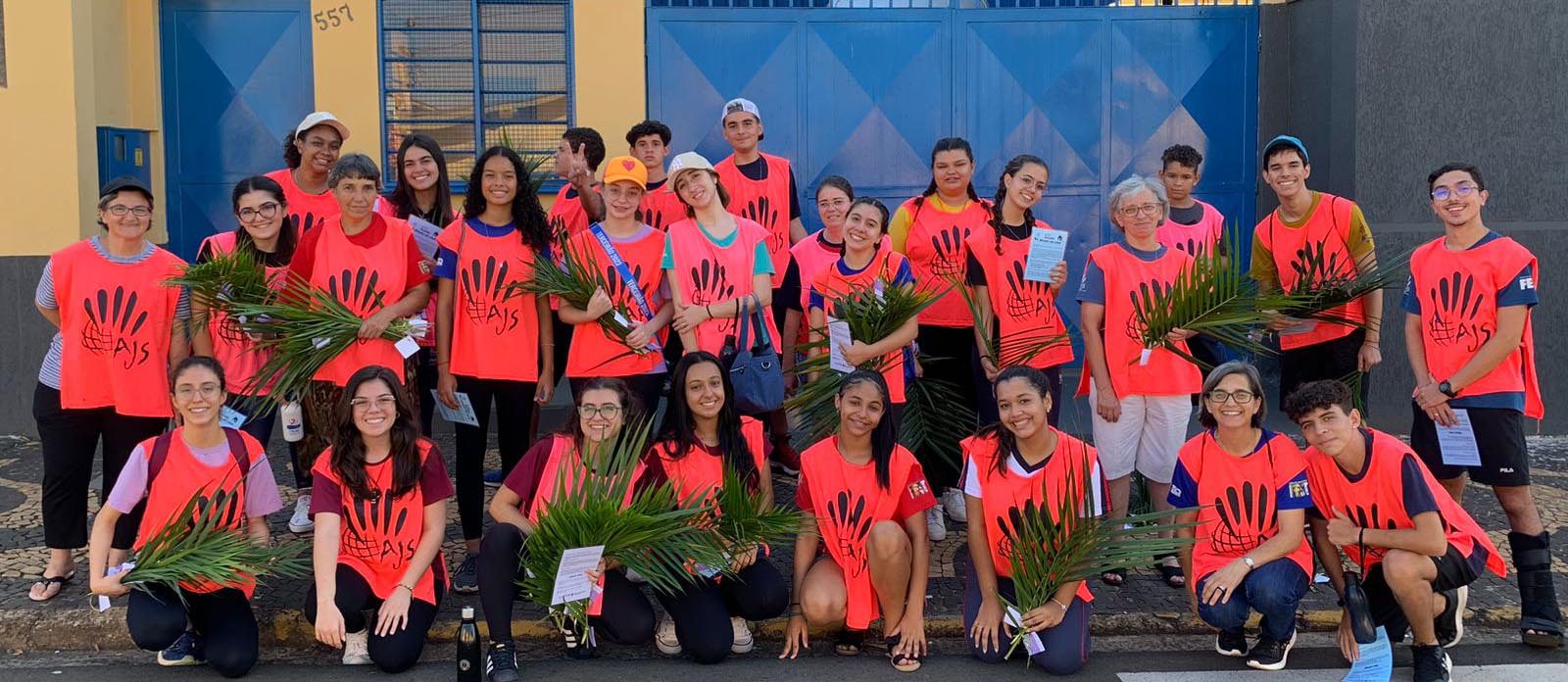 Juventude de Araras participa da Páscoa Jovem