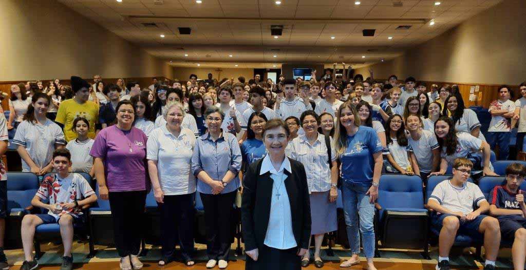 Visita Canônica de Irmã Paola Battagliola ao Instituto Madre Mazzarello