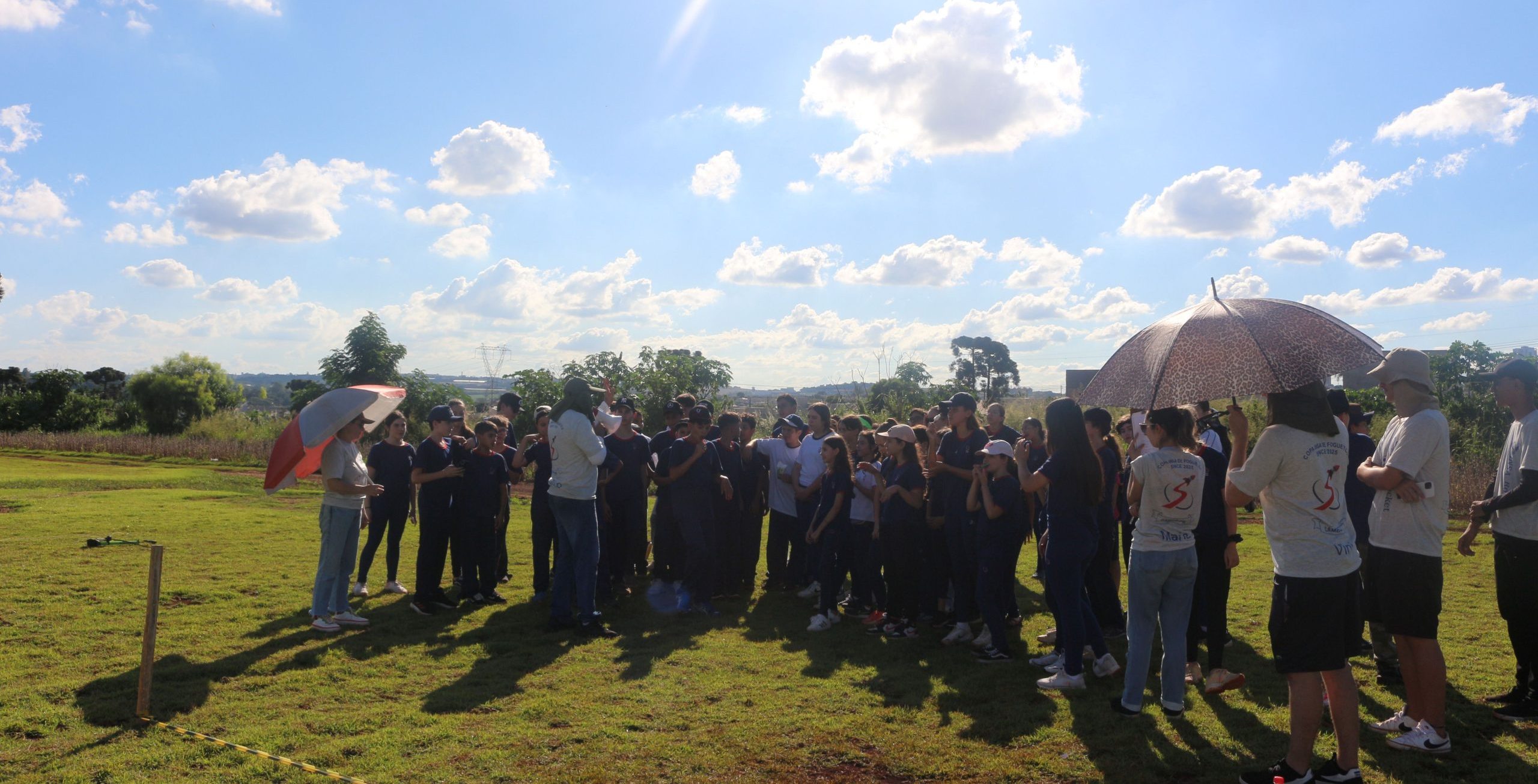 Estudantes do INSA Cambé participam da competição de lançamento de foguetes