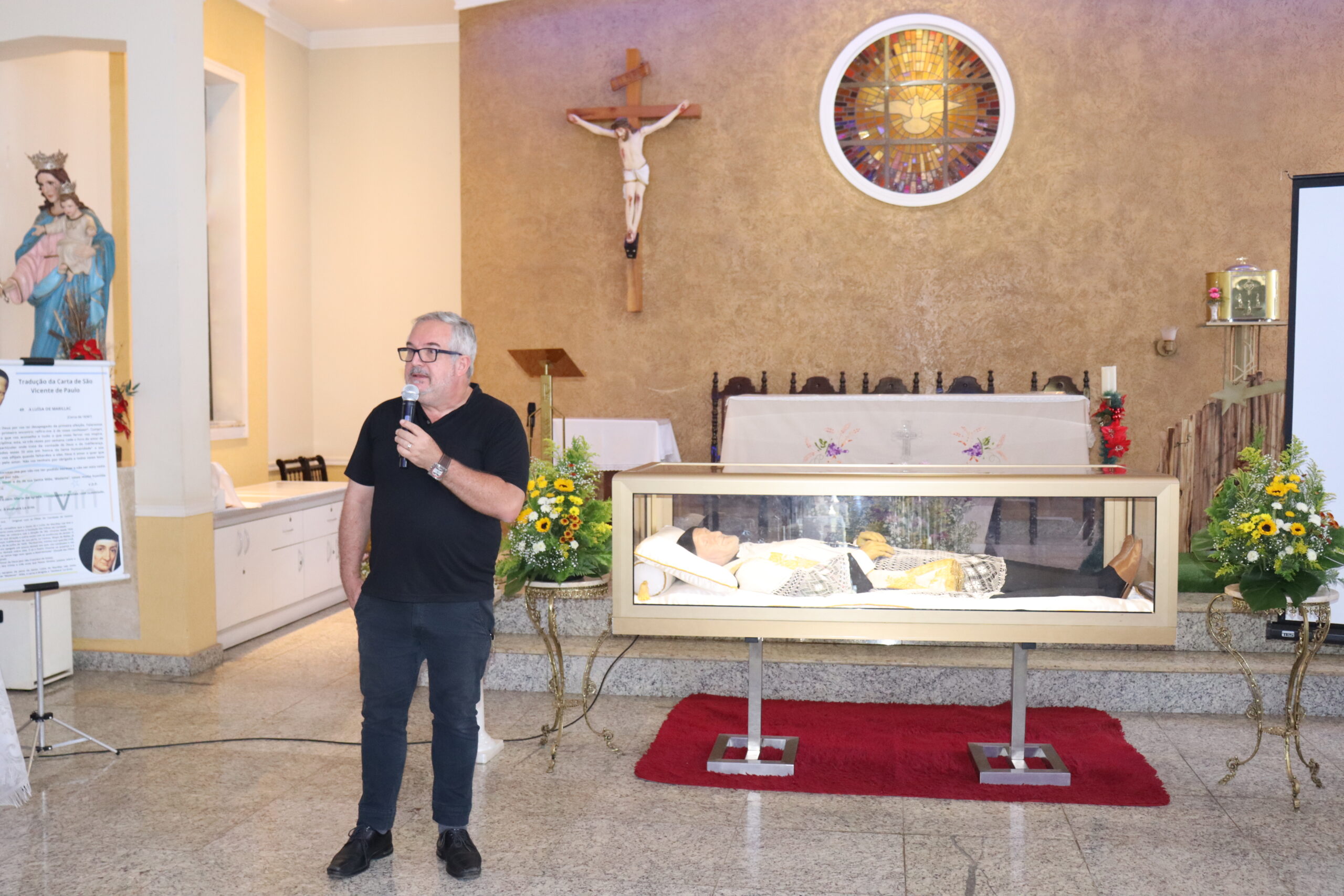 Hospital Auxiliadora Recebe Relíquias de São Vicente de Paulo