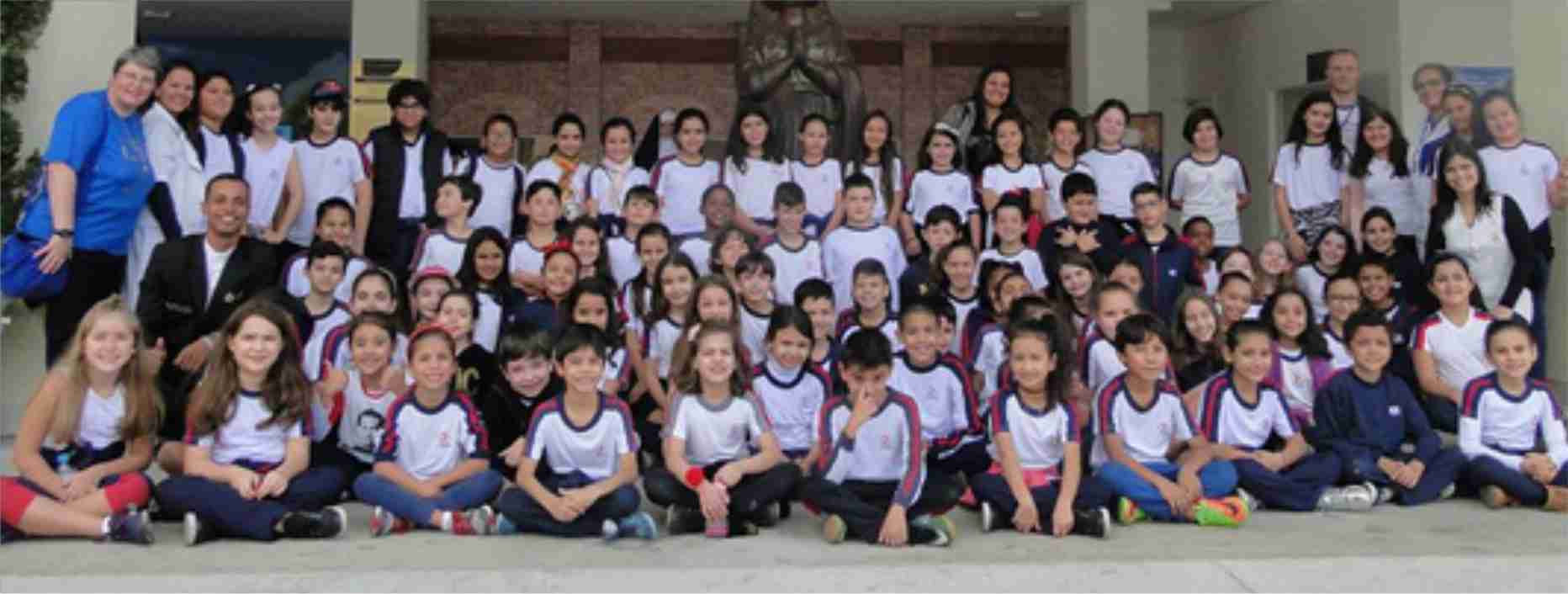 Estudantes do Colégio do Carmo realizam visita ao memorial da Devoção de Nossa Senhora Aparecida