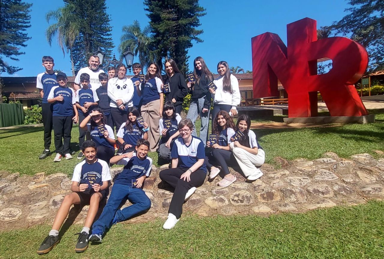 Estudantes do Auxiliadora vivenciam aprendizado intensivo em inglês durante imersão bilíngue