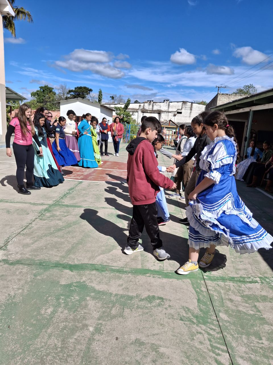 Educandos do Instituto Medianeira Casa da Criança celebram tradições gaúchas com vivência cultural em Rio Pardo