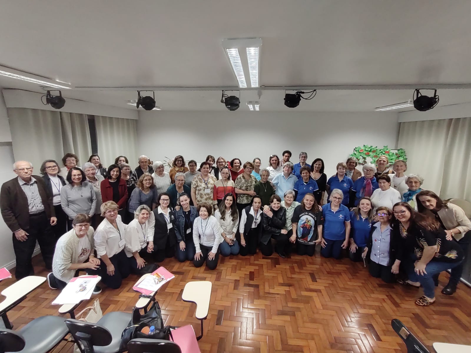 Ex-Alunas e Ex-Alunos se encontram para Assembleia Anual