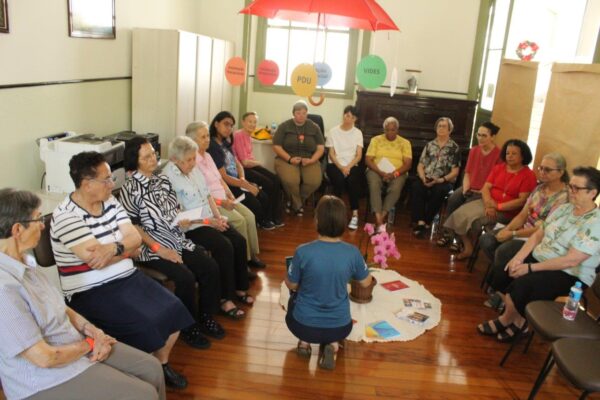 Irmãs reunidas em Assembleia celebram e partilham a vida, na busca de um renovado impulso vocacional