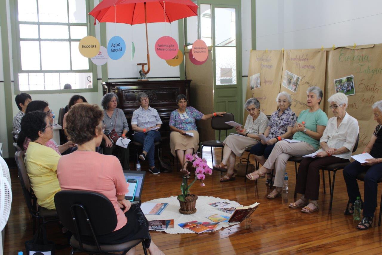 Irmãs reunidas em Assembleia celebram e partilham a vida, na busca de um renovado impulso vocacional