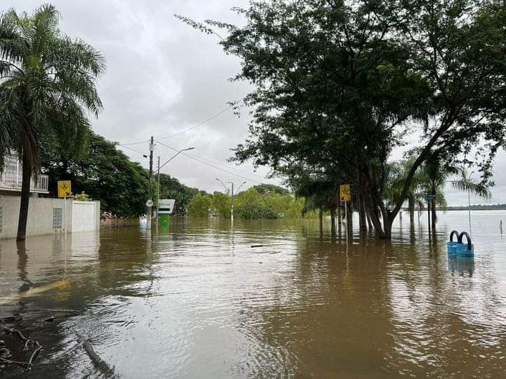 Em solidariedade com o Rio Grande do Sul